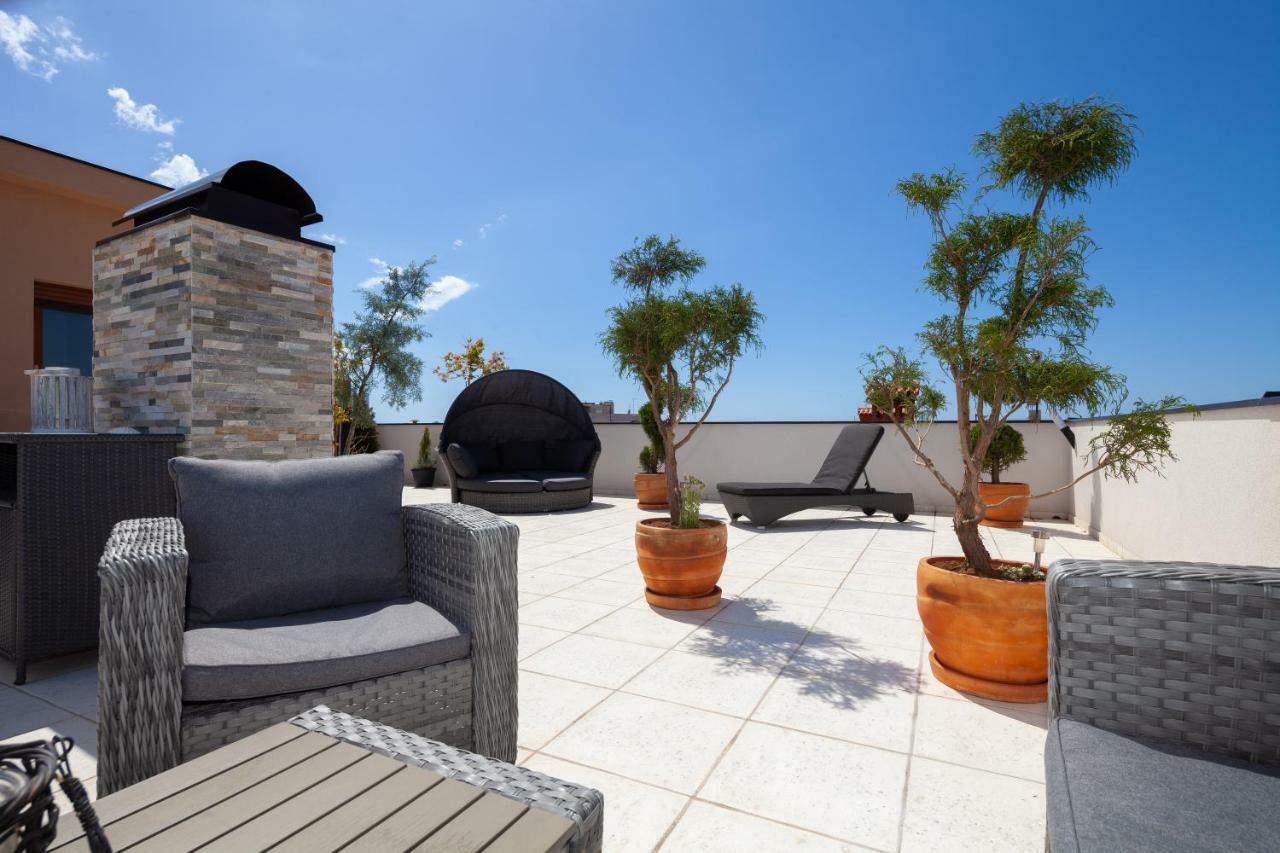 Luxury With Private Rooftop Terrace Pula