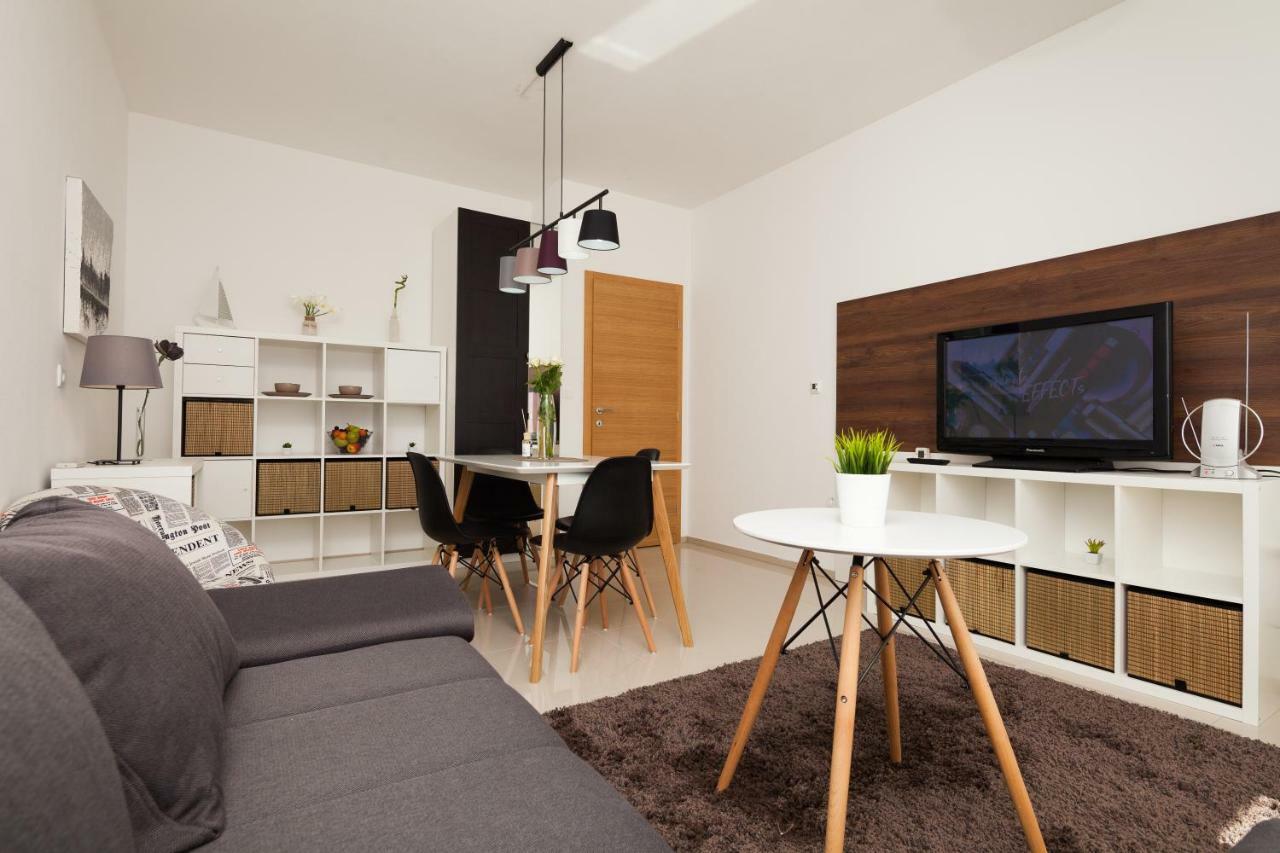 Luxury With Private Rooftop Terrace